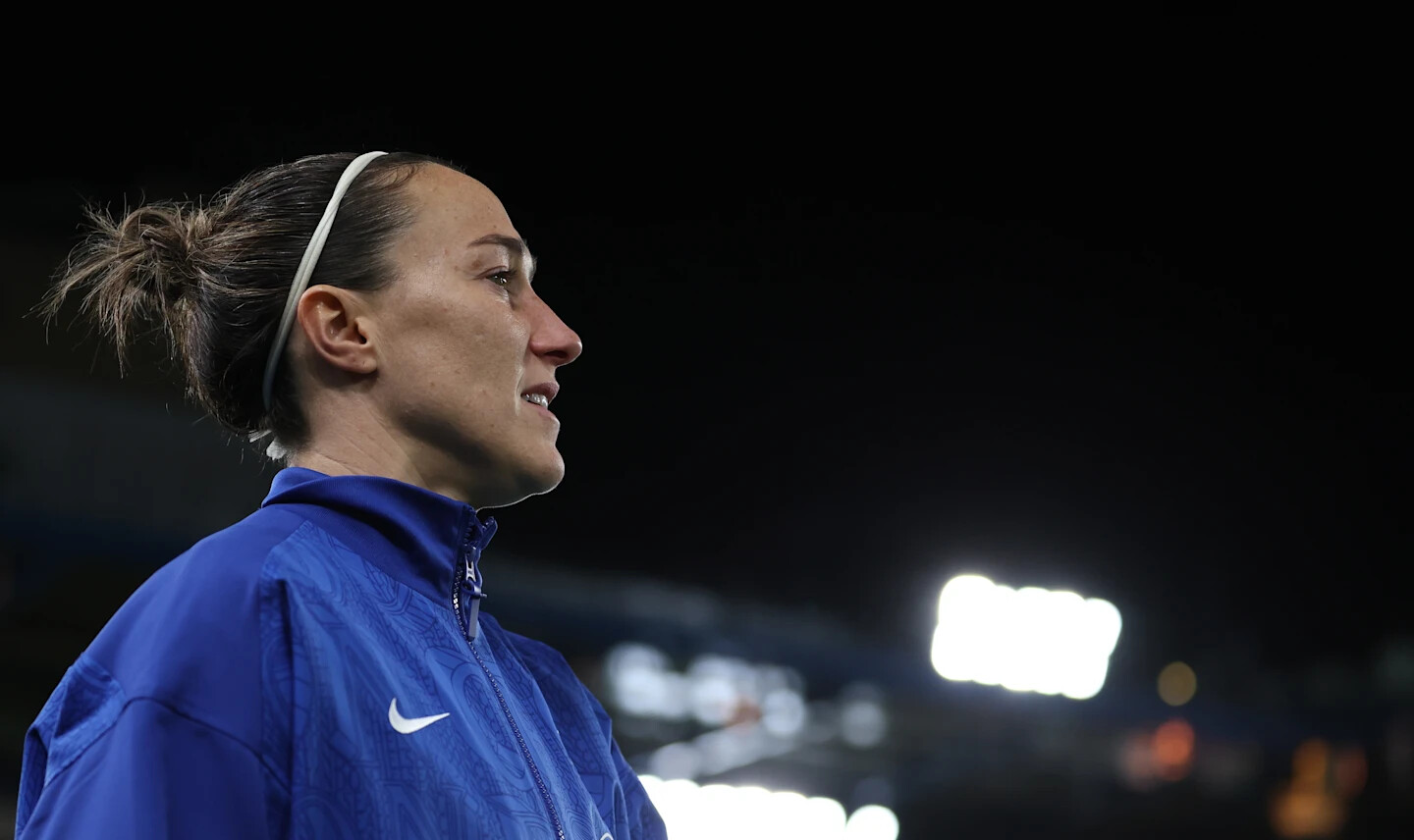 露西·布朗泽盛赞"不可思议"的埃莉·卡彭特与"斗士