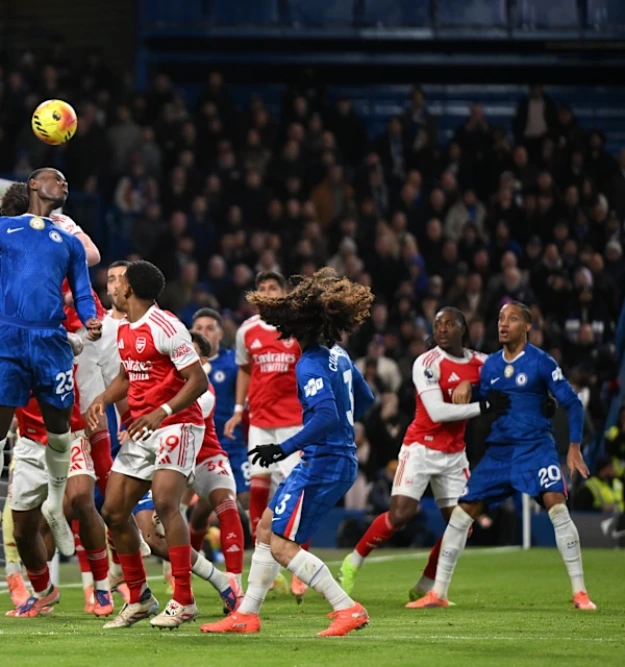 少一人，多一分斗志！切尔西1-1逼平阿森纳，查洛巴破门，凯塞多染红改变战局