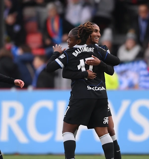 难怪连世界杯中场大师都赞不绝口！切尔西女足新王炸：桑迪·巴尔蒂莫这粒“逆足神仙球”你打几分？