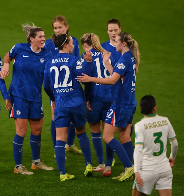 切尔西女足十二月最佳进球出炉，露西·布朗泽这记神仙吊射，谁看谁震惊！