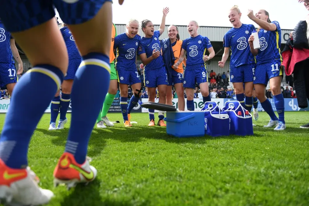 切尔西女足十二月最佳进球出炉，露西·布朗泽这记神仙吊射，谁看谁震惊！